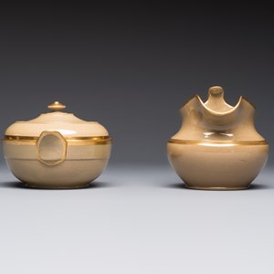 A 24-piece English Spode mocha-ground and gilt coffee and tea service, 19th C. — foto 23