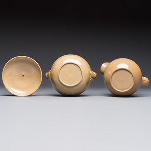 A 24-piece English Spode mocha-ground and gilt coffee and tea service, 19th C. — foto 25