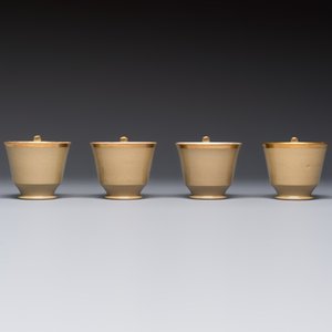 A 24-piece English Spode mocha-ground and gilt coffee and tea service, 19th C. — foto 5