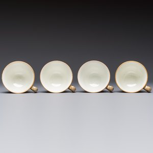A 24-piece English Spode mocha-ground and gilt coffee and tea service, 19th C. — foto 6
