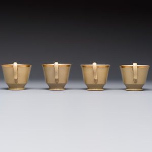 A 24-piece English Spode mocha-ground and gilt coffee and tea service, 19th C. — foto 9