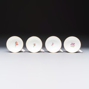A 26-piece Meissen tea and chocolate service with floral design — 照片 12