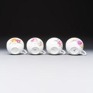 A 26-piece Meissen tea and chocolate service with floral design — 照片 19