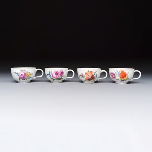A 26-piece Meissen tea and chocolate service with floral design — 照片 2