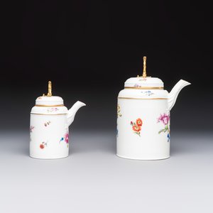 A 26-piece Meissen tea and chocolate service with floral design — 照片 29