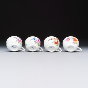 A 26-piece Meissen tea and chocolate service with floral design — 照片 7
