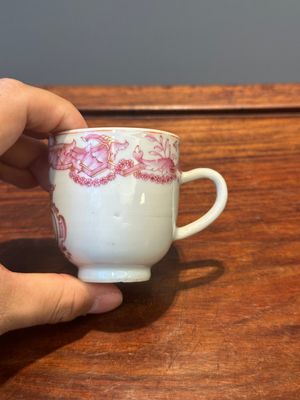 A 28-piece Chinese puce-enamelled and gilt armorial tea service with crowned monograms, Qianlong — 照片 48
