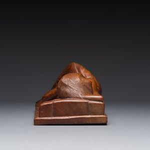 A Balinese carved wooden sculpture of a reclining lady, first half 20th C. — 照片 6