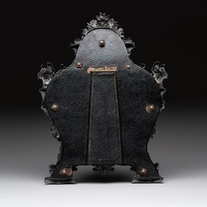 A baroque Frankfurt silver dressing mirror, Germany, 18th C. — photo 4