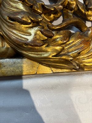 A baroque gilt carved wooden panel with an unidentified family crest, possibly Germany, 18th C. — photo 12