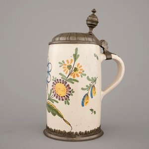 A beer stein with pewter lid and floral decoration, 18th C., Germany — 照片 2