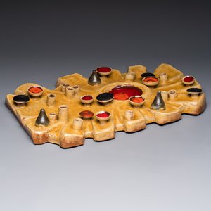 A Belgian polychrome-glazed pottery wall relief, possibly Elisabeth Vandeweghe for Perignem, 20th C. — foto 4