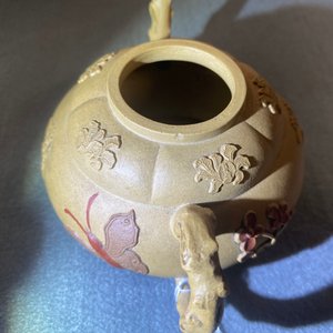 A bichrome Chinese Yixing stoneware teapot and cover with applied design, Kangxi — photo 14