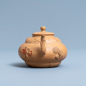 A bichrome Chinese Yixing stoneware teapot and cover with applied design, Kangxi — photo 3