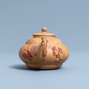 A bichrome Chinese Yixing stoneware teapot and cover with applied design, Kangxi — photo 5