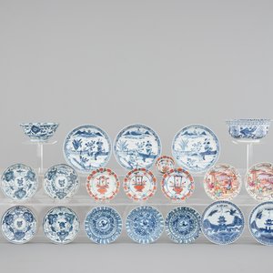A big lot of Chinese porcelain bowls, cups and saucer, 18th and 19th C. (22 pcs.) — photo 1