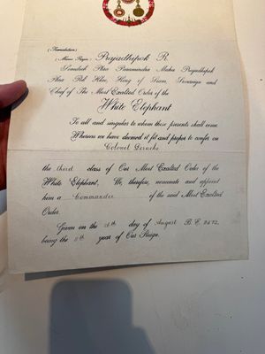 A bilingual Royal Thai Order of the 'White Elephant Award', signed by King Prajadhipok (Rama VII), dated 1929 — foto 10