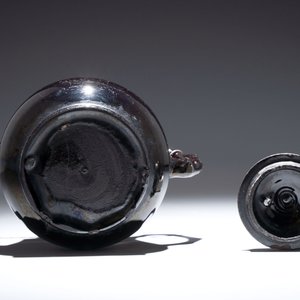 A black-glazed pottery coffeepot, teapot, milk jug and a bowl, Namur, 18th C. — foto 14