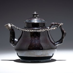 A black-glazed pottery coffeepot, teapot, milk jug and a bowl, Namur, 18th C. — foto 9