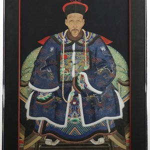 A black ground Chinese ancestor painting, 19/20th C. — 照片 1