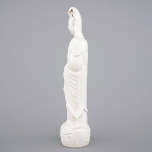 A blanc de Chine Dehua porcelain model of a Guanyin, 19th C. — photo 2
