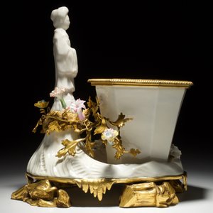 A blanc de Chine, Meissen and Saint-Cloud porcelain ormolu-mounted group, Ateliers Bointaburet, Paris, 19th C. — photo 2