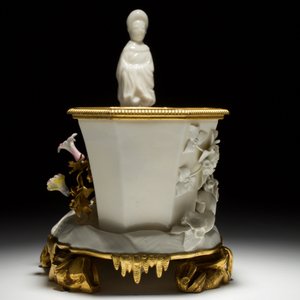 A blanc de Chine, Meissen and Saint-Cloud porcelain ormolu-mounted group, Ateliers Bointaburet, Paris, 19th C. — photo 3