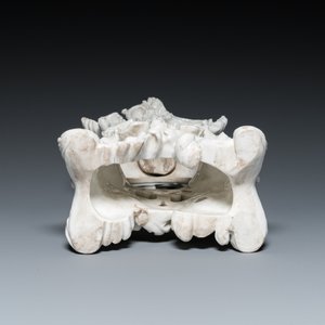 A blanc de Chine porcelain rococo case clock, probably Meissen, 18th C. — photo 6