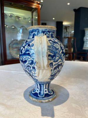 A blue and white Antwerp maiolica 'a foglie' wet drug jar, 2nd half 16th C. — 照片 11