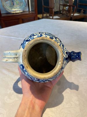 A blue and white Antwerp maiolica 'a foglie' wet drug jar, 2nd half 16th C. — 照片 17
