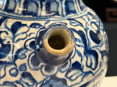 A blue and white Antwerp maiolica 'a foglie' wet drug jar, 2nd half 16th C. — 照片 6