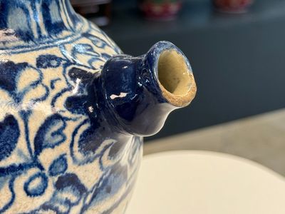 A blue and white Antwerp maiolica 'a foglie' wet drug jar, 2nd half 16th C. — 照片 8