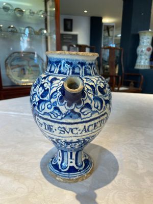 A blue and white Antwerp maiolica 'a foglie' wet drug jar, 2nd half 16th C. — 照片 9