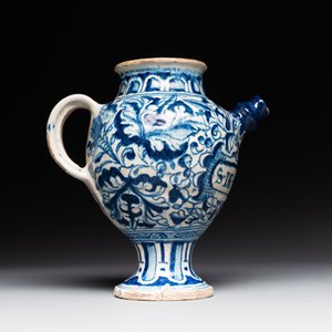 A blue and white Antwerp maiolica 'a foglie' wet drug jar, 2nd half 16th C. — 照片 4
