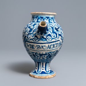 A blue and white Antwerp maiolica 'a foglie' wet drug jar, 2nd half 16th C. — photo 3