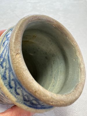 A blue and white Antwerp maiolica albarello inscribed 'PV:PVERPERL', 16th C. — photo 6