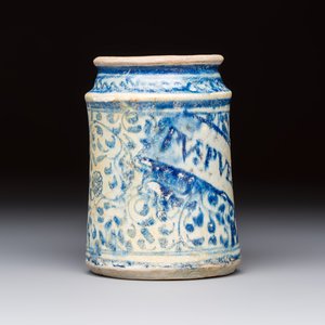 A blue and white Antwerp maiolica albarello inscribed 'PV:PVERPERL', 16th C. — photo 5