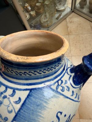 A blue and white Antwerp maiolica wet drug jar inscribed 'S ACETOSITATIS', 16th C. — foto 6