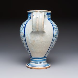 A blue and white Antwerp maiolica wet drug jar inscribed 'S ACETOSITATIS', 16th C. — foto 2