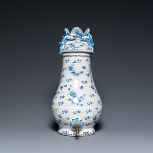 A blue and white Brussels faience fountain with basin, 18th C. — 照片 7