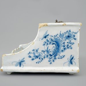 A blue and white Brussels faience ink stand, 18th C. — 照片 6
