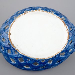 A blue and white Brussels faience open-worked basket, 18th C. — 照片 7
