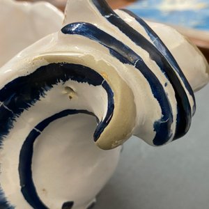 A blue and white Brussels faience rocaille tureen and cover, 18th C. — photo 16