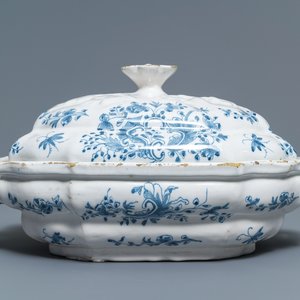 A blue and white Brussels faience tureen and cover, 18th C. — 照片 4