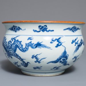 A blue and white Chinese censer with dragons chasing the pearl, Kangxi — photo 3