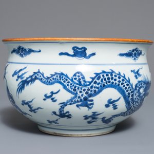 A blue and white Chinese censer with dragons chasing the pearl, Kangxi — photo 4