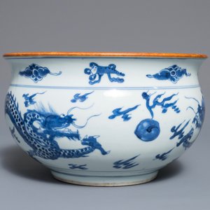 A blue and white Chinese censer with dragons chasing the pearl, Kangxi — photo 5