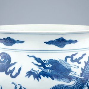 A blue and white Chinese censer with fighting dragons, Kangxi — 照片 4