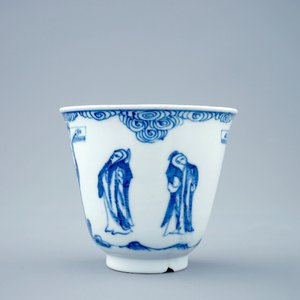A blue and white Chinese cup and saucer with "The crucifixion", Kangxi — photo 8