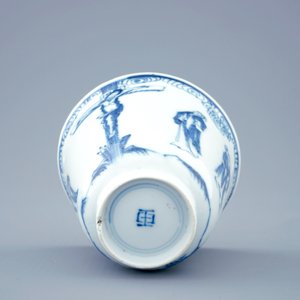 A blue and white Chinese cup and saucer with "The crucifixion", Kangxi — photo 10